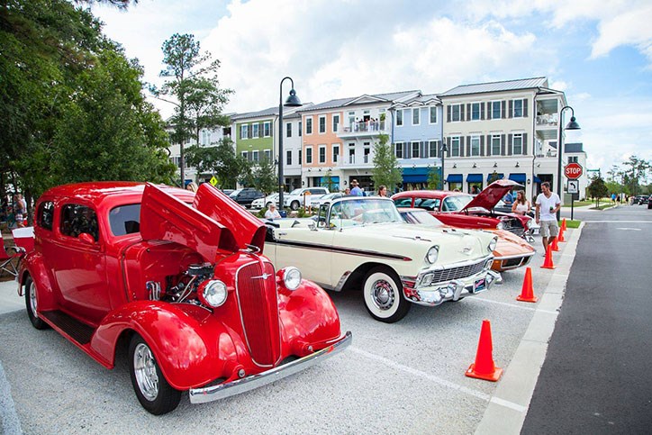 Antique cars at Cruiser Cruise-In.