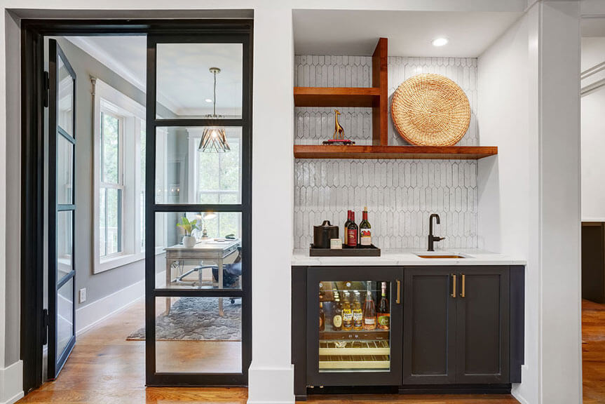 Bar and butler's pantry of Thom's Creek River House, Riverlights.
