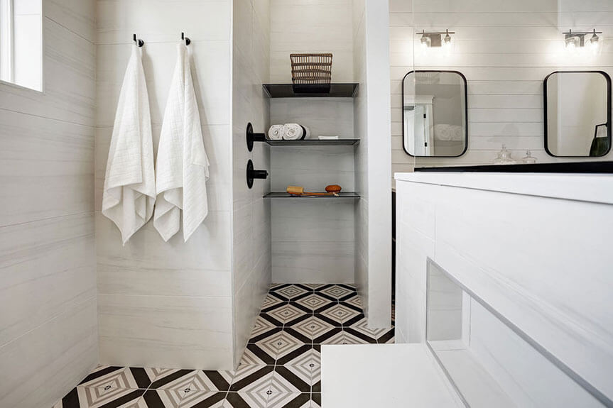 Bath of Thom's Creek River House, Riverlights.