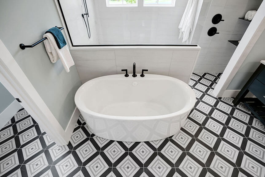 Bathtub of Thom's Creek River House, Riverlights.