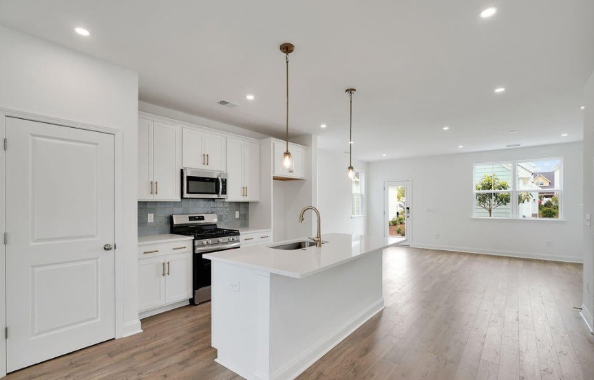 5446 Kitchen 2